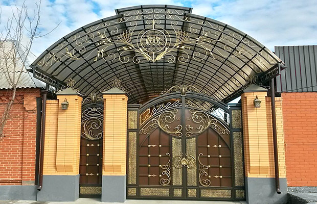 Купить или заказать ворота для дома с навесом - стильные и надежные решения для вашего участка в Дальнереченске от 41496 руб | ВоротМастер-Длн